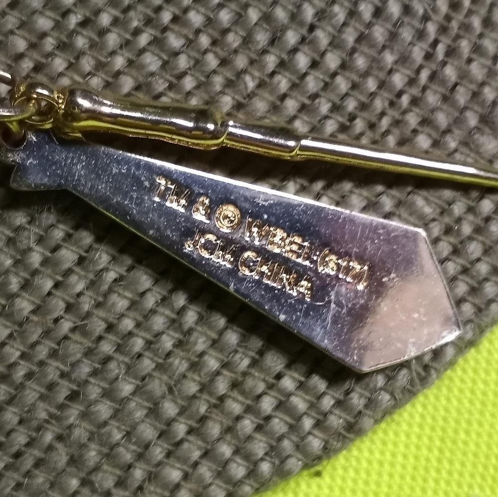 Goldtone red tie wand jcm necklace - Picture 2 of 5